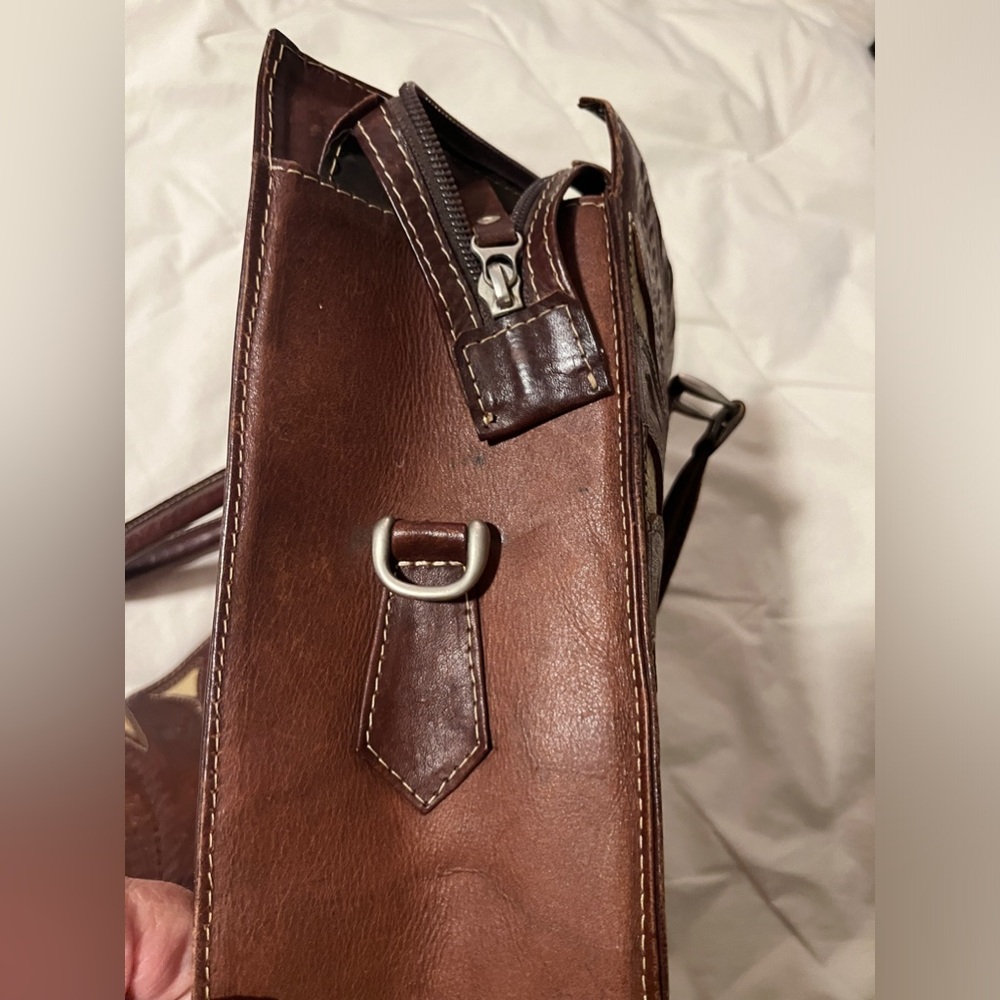 LEADER IN LEATHER ~ cutout tote - Picture 5 of 7